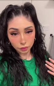 Kimberly Settle's Instagram, Twitter & Facebook