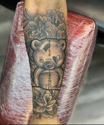 Arm Sleeve Tattoos For Black Females Pin By Preetyvibess On Kissing On My Tattoos In 2020 Stylist Tattoos Tattoos Black Girls With Tattoos