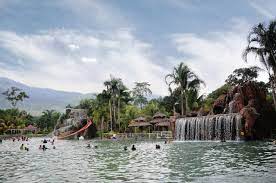 Direka khas dengan konsep unik bagi air. Felda Residence Springs Sungkai Malaysia Booking Com