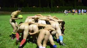 Sports: Naked guys play rugby - ThisVid.com
