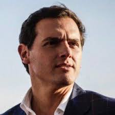 Estela Olmo's Instagram, Twitter & Facebook