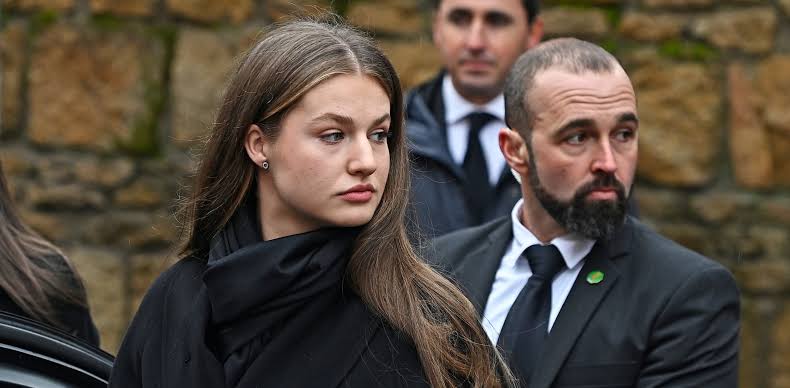 El dispositivo de seguridad de Elionor en la universidad