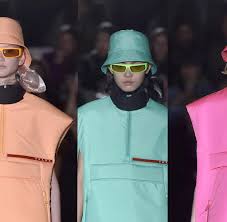 Von fashion shows bis zu retrogeräten. 90er Trend Modeexperten Erklaren Das Revival Welt