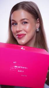 Розпаковка секретного косметичного боксів до Св. Валентина