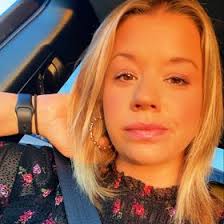 Heather Shults's Instagram, Twitter & Facebook