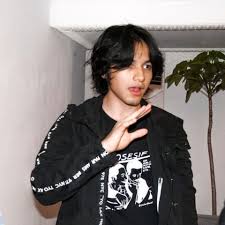 Akibatnya, banyak orang yang mulai menggemarinya dan ingin mengetahui. Jefri Nichol Gaya Anak Laki Laki Gaya Gaya Anak
