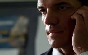 Teodora diz a Quinzé que o filho que ela espera não é dele