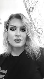 Lulu Ayers's Instagram, Twitter & Facebook