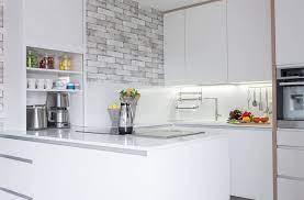 2 materiales de azulejos para tu cocina. Cocinas En Malaga 5 Consejos Para Dar Amplitud A Cocinas Pequenas Molina Caballero