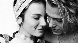 Tony Junior ziet in Maan de moeder van zijn kinderen