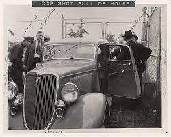 When bonnie and clyde stopped to help, one of the police opened fire, killing clyde instantly. Bonnie And Clyde Death Car And Shirt Photos