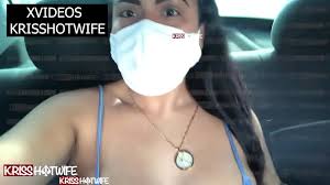 Kriss Hotwife Puta Safada Se Exibindo No Uber e Deixa o Motorista Pegar Nos  Seus Grandes Peitos - XNXX.COM
