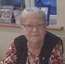 Ellen Cahill's Instagram, Twitter & Facebook