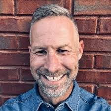 Lisa Nardelli's Instagram, Twitter & Facebook