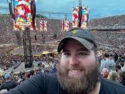 Pantera and Metallica music comparison discussion