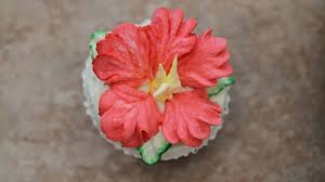 Dried butterfly pea and hibiscus flowers tea with lemon, edible flowers, cut & sifted, organic butterfly pea hibiscus flowers recipes food coloring 3.7 out of 5 stars 12 $10.79 $ 10. How To Decorate Cupcakes Hibiscus Flower Youtube