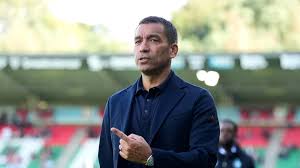 Alineación del Feyenoord: Van Bronckhorst sorprende con su elección para el extremo izquierdo