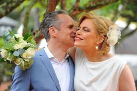 Doch es war alles andere als eine gewöhnliche hochzeit, denn dennis ist. Julia Klockner Ralph Grieser Heimliche Hochzeit In Sudafrika Brigitte De