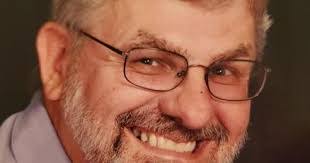 Lee Maines's Instagram, Twitter & Facebook