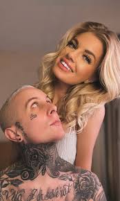 I'm scared my boyfriend will leave me for a 'man' 💔