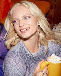 Ella Ring's Instagram, Twitter & Facebook