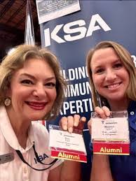 Keri Pack's Instagram, Twitter & Facebook