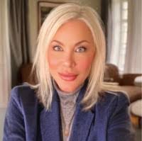 Heidi Hoyt's Instagram, Twitter & Facebook