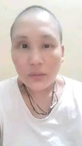 My mother is recently diagoned with hodgkins lymphoma 4th stage.her  haemoglobin was going down.she had her first cycle of chemo.she is not  eating anything and is absolutely bedridden.what to do pls suggest.Will