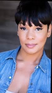 Keshia Thompson's Instagram, Twitter & Facebook