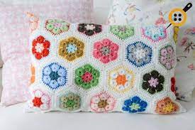 orgu kirlent yapimi afrika cicegi motifli dekoratif yastik yapimi crochet cushion pattern crochet hexagon crochet projects