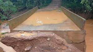 Norte de Minas registra enchentes, cidades ilhadas e alerta máximo para barragem