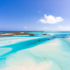 Un Voyage Aux Bahamas C Est Synonyme D Eau Turquoise De Soleil Toute L Annee De Plages Paradisiaques Avec 700 Iles Chaq Plage Paradisiaque Bahamas Voyage