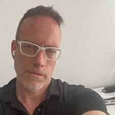 Barry Dickinson's Instagram, Twitter & Facebook