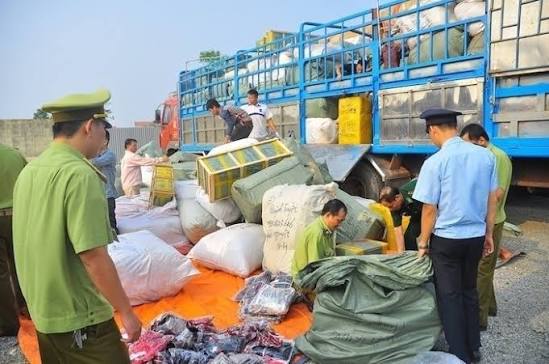 Hình phạt với tội “Vận chuyển trái phép hàng hóa, tiền tệ qua biên giới”?