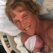 Woman gives birth at 57 after a long and emotional journey to have a child 