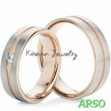 Menurut mobley, cincin tunangan berbahan logam berwarna rose gold kini juga tengah diminati. Cincin Tunangan Rose Gold Kireina Jewelry