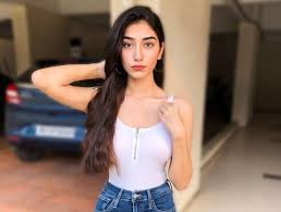 She is 28 years old as at 2020. Nazila Sitaishi Instagram Star Wiki Biography Age Boyfriend Family Facts And More Wikifamouspeople