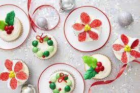 I am describing 3 different ways for making the santa hats. 47 Easy Christmas Cupcakes Best Recipes For Holiday Cupcakes