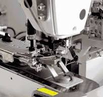 Auto camisas pólo abotoando botão máquina de costura de ...