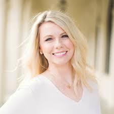 Randi Lowe's Instagram, Twitter & Facebook