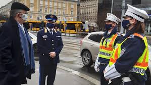 Éppen aznap lőtte le a rendőrség ma'khia bryantet, hogy a bíróság kimondta, derek chauvin meggyilkolta george floydot. Koszonjuk A Rendorok Egesz Eves Munkajat Magyar Autoklub