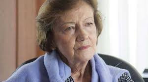 Elsa Romo-Leroux Chávez de Mena falleció este 30 de marzo en Quito, después  de una larga enfermedad, la exfuncionaria fue conocida por haber dirigido  el Servicio de Rentas Internas entre 1998 y