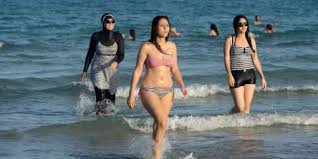 Résultat de recherche d'images pour "les Algériennes en bikini"