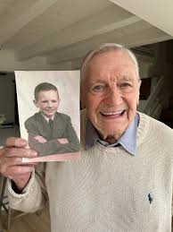 Good morning dear all. Sharing my photo for the first time in this group.  Have A Fantastic Day..♥️♥️