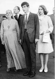 Pin By Pamela Mahala On Alikh Prigkipissa Andreoy Ths Ellados Princess Alice English Royal Family Princess Anne