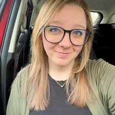 Camille Farrell's Instagram, Twitter & Facebook