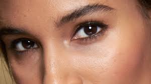 Cejas perfectas: 3 trucos sencillos para lograr el marco ideal de tu rostro  | Vogue