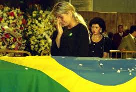 What about other women ayrton senna dated like xuxa, carol alt, adriana praddo who said she had a child with senna and his latest girlfriend adriana galisteu who many believe would become senna´s. Senna Vive Adriane Galisteu Smiled At Senna S Funeral Facebook