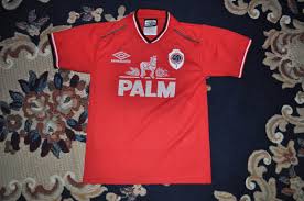 Jun 15, 2021 · fc barcelona heeft vanavond de shirts voor het nieuwe seizoen voorgesteld. Royal Antwerp Football Club Home Voetbalshirt 2000 2001