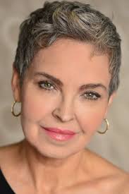 Erin Noble's Instagram, Twitter & Facebook